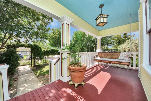 1301 Walton Street, Houston, TX 77009
