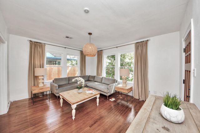 1301 Walton Street, Houston, TX 77009