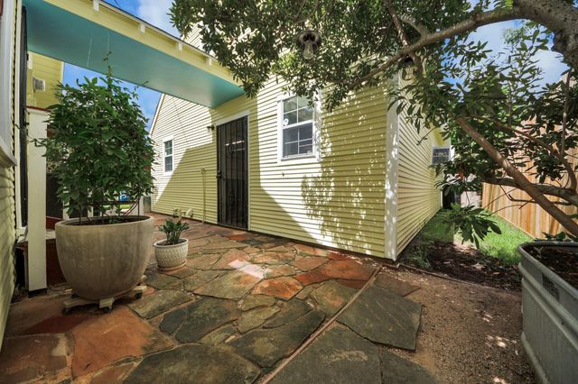 1301 Walton Street, Houston, TX 77009