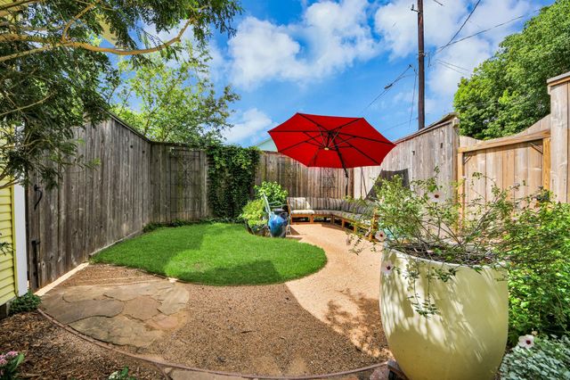 1301 Walton Street, Houston, TX 77009