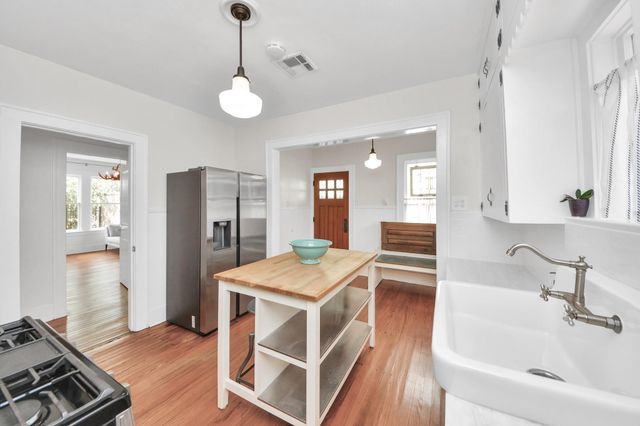 1301 Walton Street, Houston, TX 77009