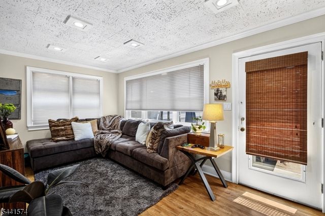 523 Harrison Pl, Linden City, NJ 07036