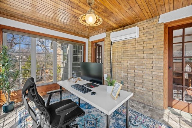 2405 23rd Avenue A, Moline, IL 61265