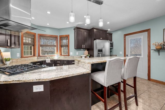 2405 23rd Avenue A, Moline, IL 61265