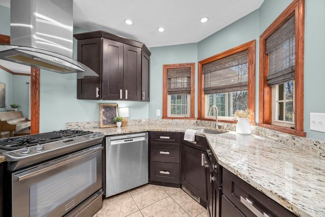 2405 23rd Avenue A, Moline, IL 61265