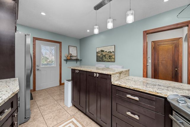 2405 23rd Avenue A, Moline, IL 61265