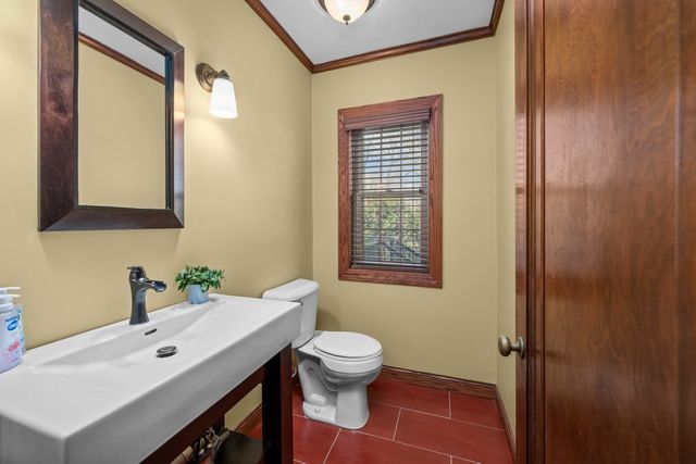 2405 23rd Avenue A, Moline, IL 61265