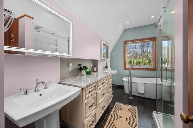 2405 23rd Avenue A, Moline, IL 61265