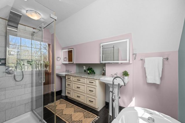 2405 23rd Avenue A, Moline, IL 61265