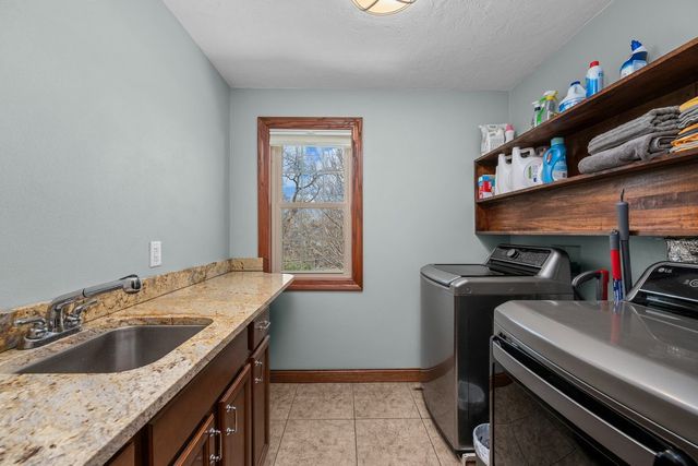 2405 23rd Avenue A, Moline, IL 61265