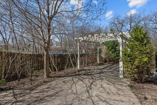 2405 23rd Avenue A, Moline, IL 61265