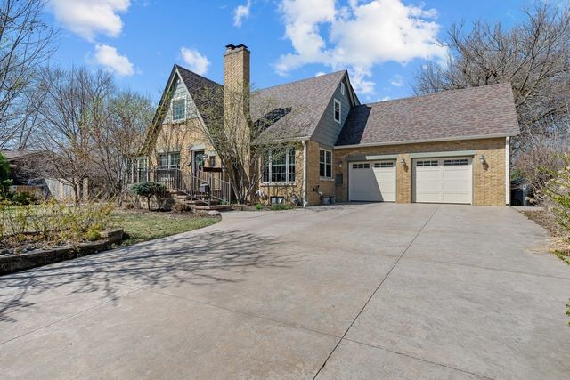 2405 23rd Avenue A, Moline, IL 61265