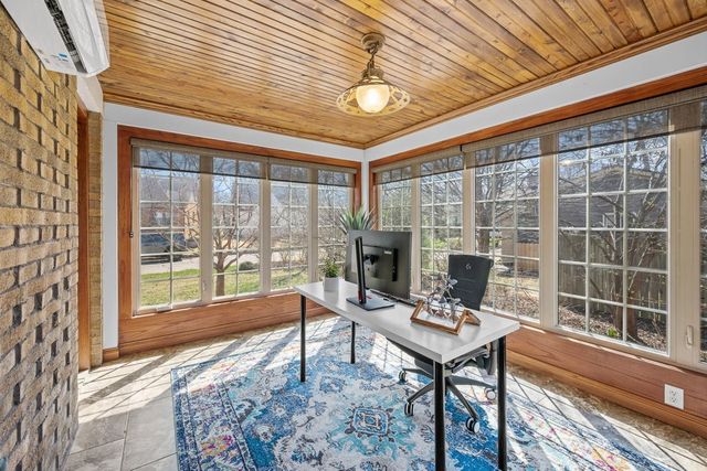 2405 23rd Avenue A, Moline, IL 61265