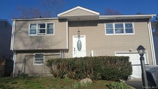 10 Vilno Court 2, Huntington Station, NY 11746