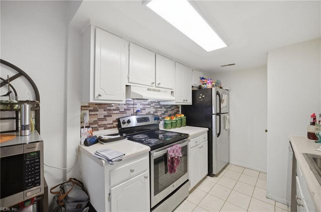 5816 Cherokee Cluster CMN N, Virginia Beach, VA 23462