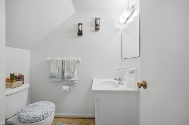 5816 Cherokee Cluster CMN N, Virginia Beach, VA 23462