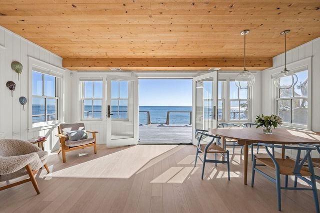 613 Commercial St, Provincetown, MA 02657