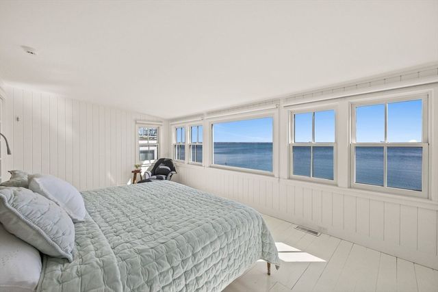 613 Commercial St, Provincetown, MA 02657