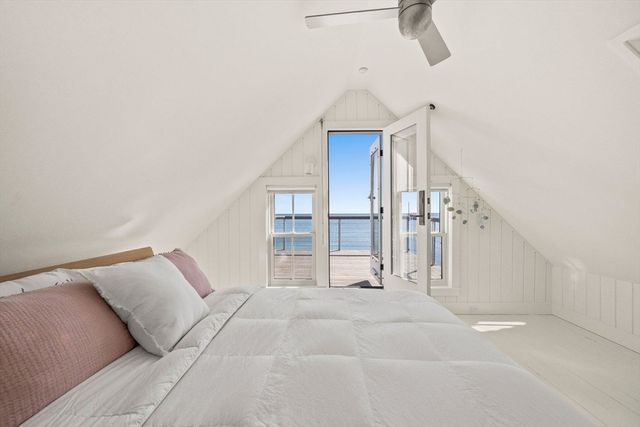 613 Commercial St, Provincetown, MA 02657