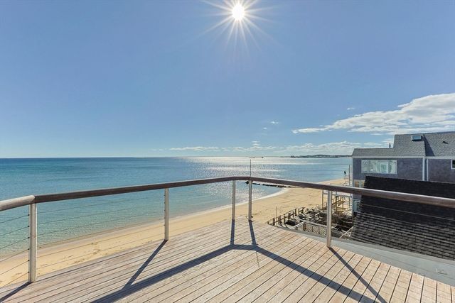 613 Commercial St, Provincetown, MA 02657