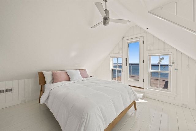 613 Commercial St, Provincetown, MA 02657