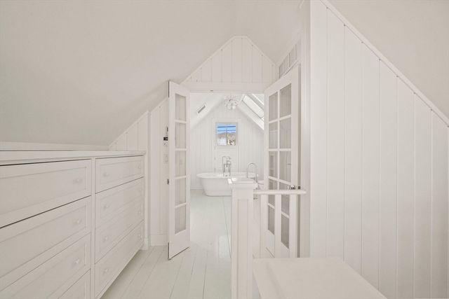 613 Commercial St, Provincetown, MA 02657