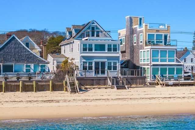 613 Commercial St, Provincetown, MA 02657