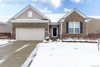 1218 Lark Street, Lake Orion Village, MI 48360