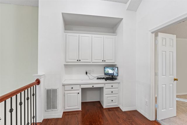 9447 Abbey Road, Irving, TX 75063