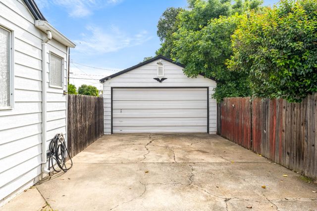 5979 Vista Ave, Sacramento, CA 95824