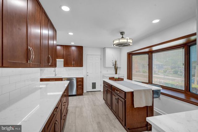 5813 ASHFIELD RD, Alexandria, VA 22315