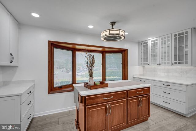 5813 ASHFIELD RD, Alexandria, VA 22315