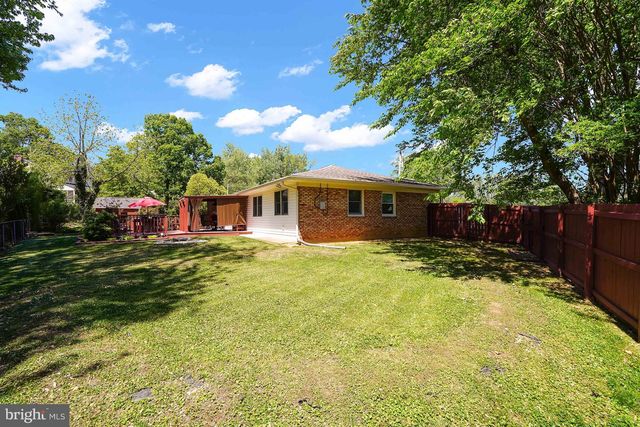 5813 ASHFIELD RD, Alexandria, VA 22315