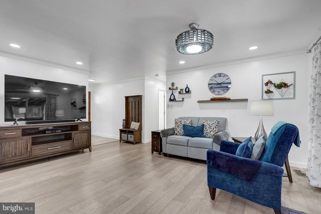 5813 ASHFIELD RD, Alexandria, VA 22315