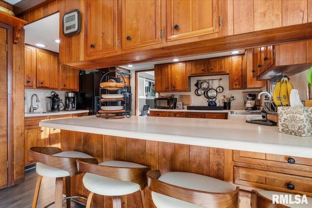 9 PINE TREE Drive, Springfield, IL 62704