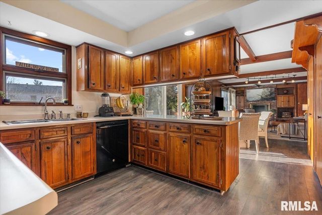 9 PINE TREE Drive, Springfield, IL 62704