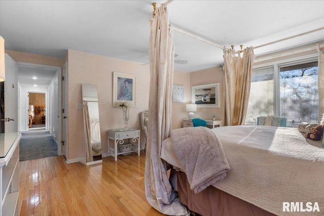 9 PINE TREE Drive, Springfield, IL 62704