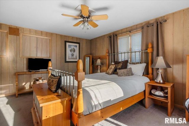 9 PINE TREE Drive, Springfield, IL 62704