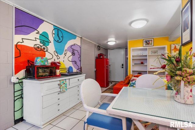 9 PINE TREE Drive, Springfield, IL 62704