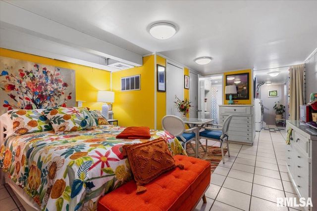 9 PINE TREE Drive, Springfield, IL 62704