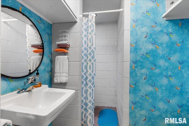 9 PINE TREE Drive, Springfield, IL 62704