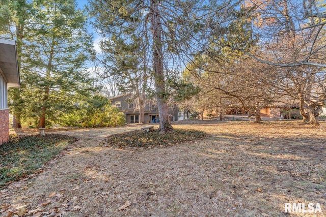 9 PINE TREE Drive, Springfield, IL 62704