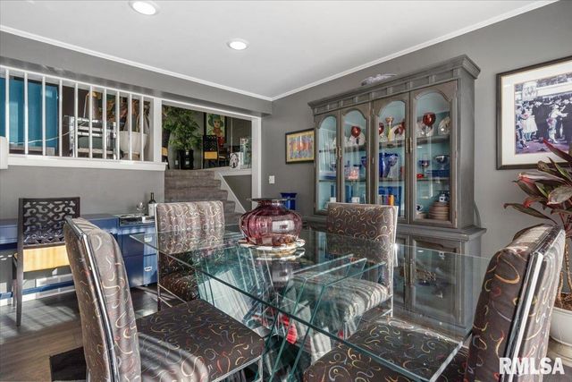 9 PINE TREE Drive, Springfield, IL 62704