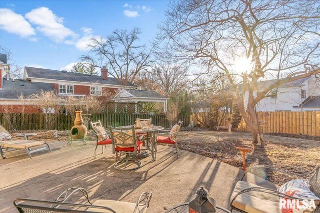 9 PINE TREE Drive, Springfield, IL 62704