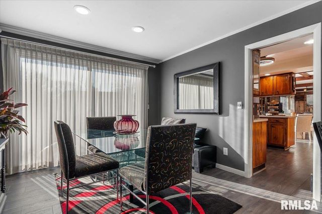 9 PINE TREE Drive, Springfield, IL 62704