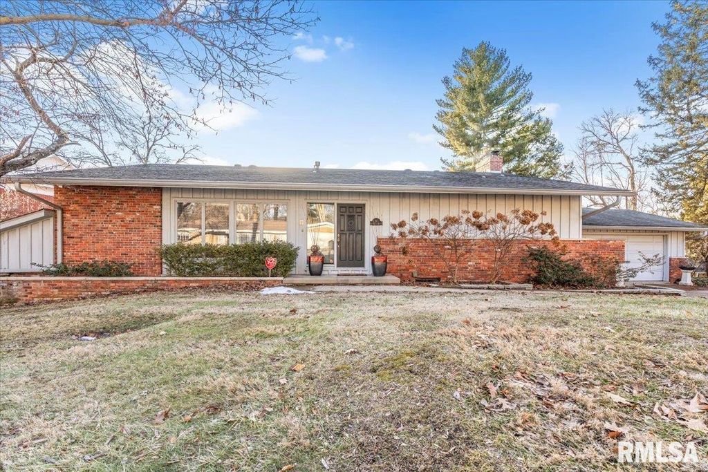 9 PINE TREE Drive, Springfield, IL 62704