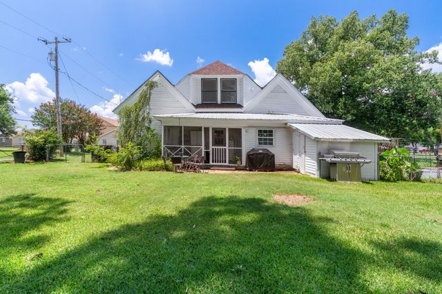 200 Ravine Street, Emory, TX 75440
