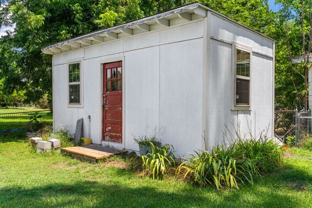 200 Ravine Street, Emory, TX 75440