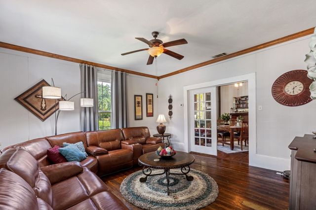 200 Ravine Street, Emory, TX 75440