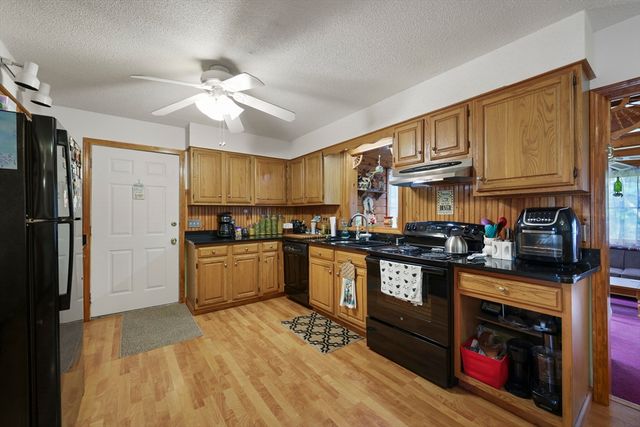 712 Barker Rd, Pittsfield, MA 01201